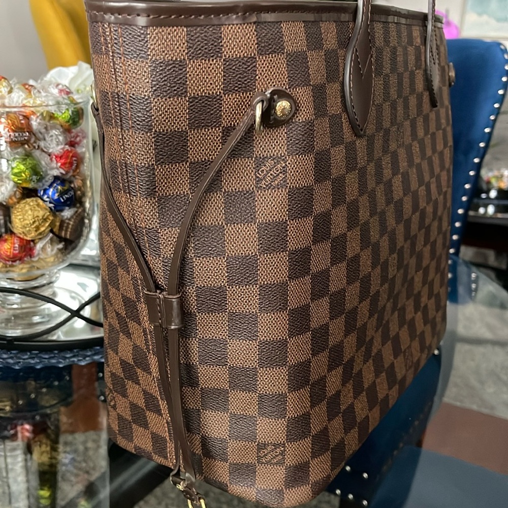 Louis Vuitton Neverfull MM - Picture 3 of 12